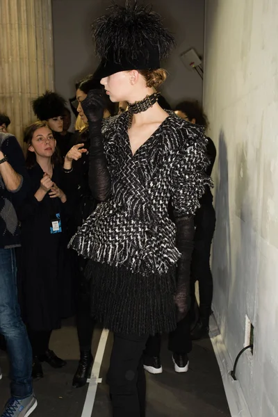 Look 19